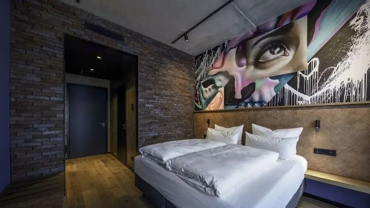 Comfort Tek Büyük Yataklı Oda