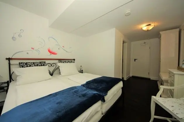 Basic Tek Büyük Yataklı Oda