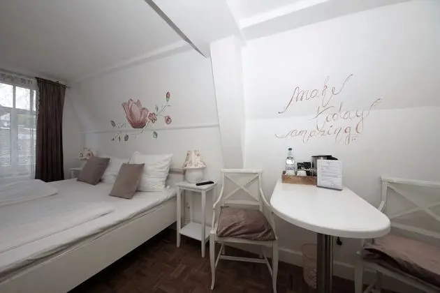 Basic Tek Büyük Yataklı Oda