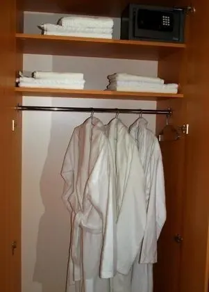 Üç Kişilik Oda