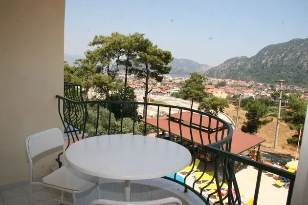 Apart Daire, Bahçeli