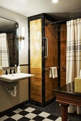 Deluxe Two King Suite