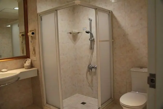 Standard Dört Kişilik Oda