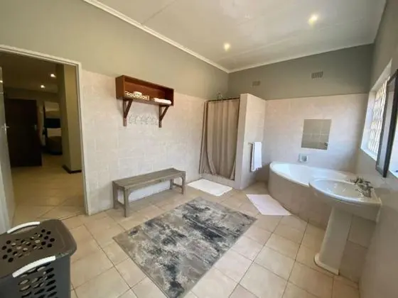 Business Tek Büyük Yataklı Oda, 1 En Büyük (King) Boy Yatak, Engellilere Uygun, Sigara İçilmez