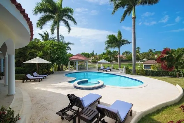 3BR Crown Villa with 3 King beds