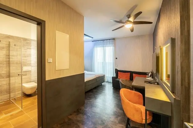 Comfort Tek Büyük Yataklı Oda