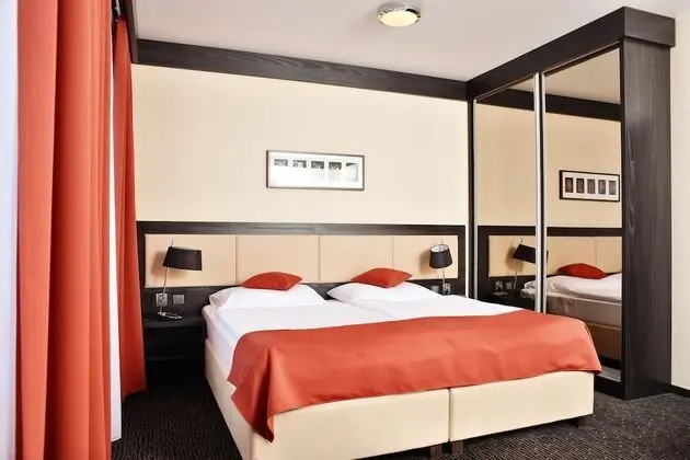 Business Süit (1 Living Room + 1 Bedroom)