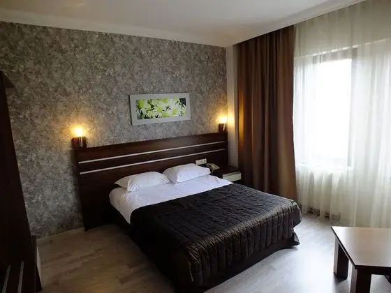 Tek Büyük Yataklı Oda