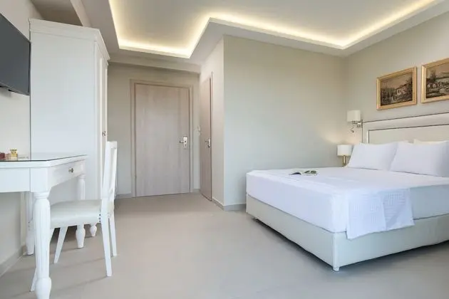 Deluxe Tek Büyük Yataklı Oda, Balkon, Bahçe Manzaralı