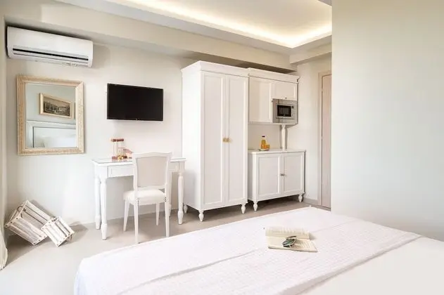 Deluxe Tek Büyük Yataklı Oda, Balkon, Bahçe Manzaralı