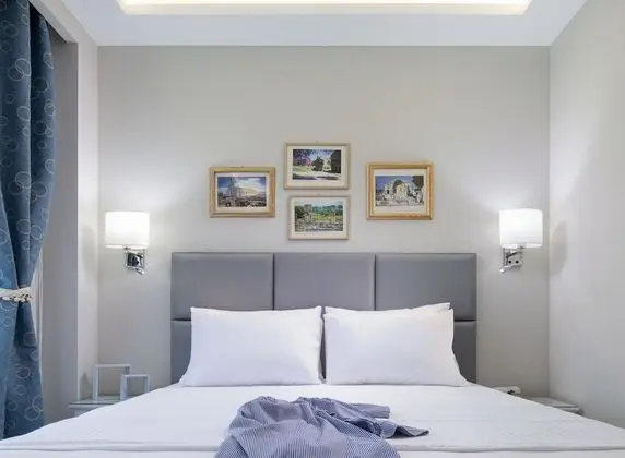 Deluxe Tek Büyük Yataklı Oda, Balkon, Bahçe Manzaralı