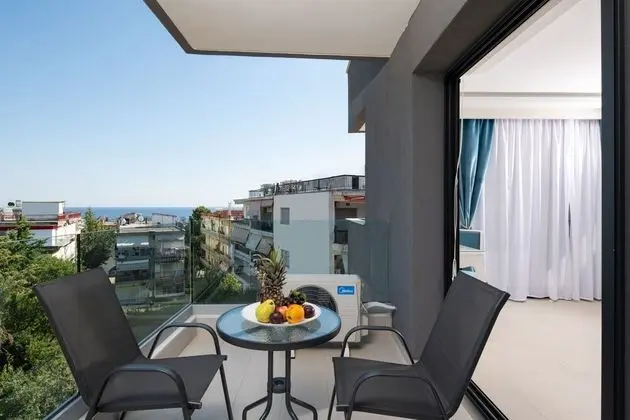 Deluxe Tek Büyük Yataklı Oda, Balkon, Deniz Manzaralı
