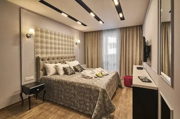 Business Tek Büyük Yataklı Oda
