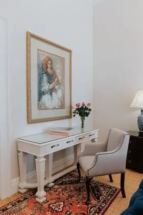 Honeymoon Tek Büyük Yataklı Oda (Bedford Manor)