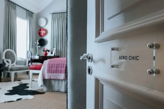 Luxury Tek Büyük veya İki Ayrı Yataklı Oda (Afro-Chic)
