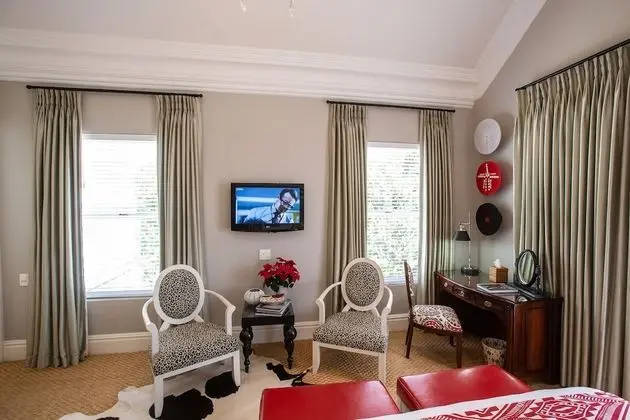 Luxury Tek Büyük veya İki Ayrı Yataklı Oda (Afro-Chic)