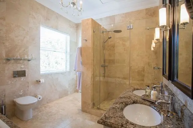 Luxury Tek Büyük veya İki Ayrı Yataklı Oda (Afro-Chic)