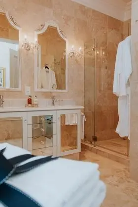 Luxury Tek Büyük veya İki Ayrı Yataklı Oda (The Hamptons)