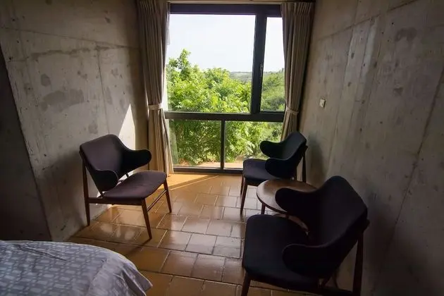 Dört Kişilik Oda, Deniz Manzaralı