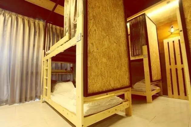 Ortak Ranzalı Oda, Ortak Banyo