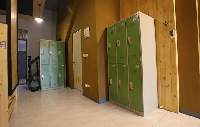 Ortak Ranzalı Oda, Ortak Banyo