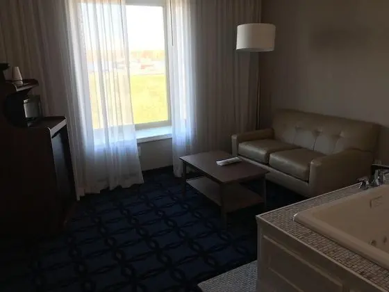 Honeymoon Oda, Nehir Manzaralı
