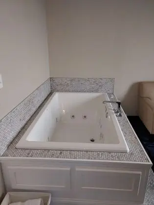 Honeymoon Oda, Nehir Manzaralı