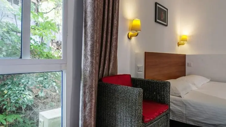 Tek Büyük veya İki Ayrı Yataklı Oda, Dağ Manzaralı