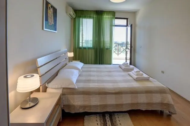 Classic Apart Daire, 2 Yatak Odası, Balkon, Golf Manzaralı