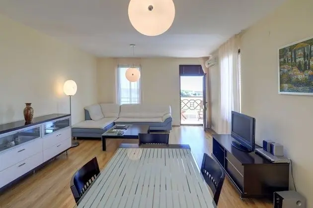 Classic Apart Daire, 2 Yatak Odası, Balkon, Golf Manzaralı