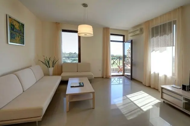 Classic Apart Daire, 2 Yatak Odası, Balkon, Golf Manzaralı