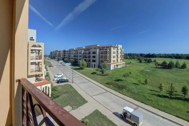 Classic Apart Daire, 2 Yatak Odası, Balkon, Golf Manzaralı