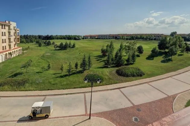 Classic Apart Daire, 2 Yatak Odası, Balkon, Golf Manzaralı