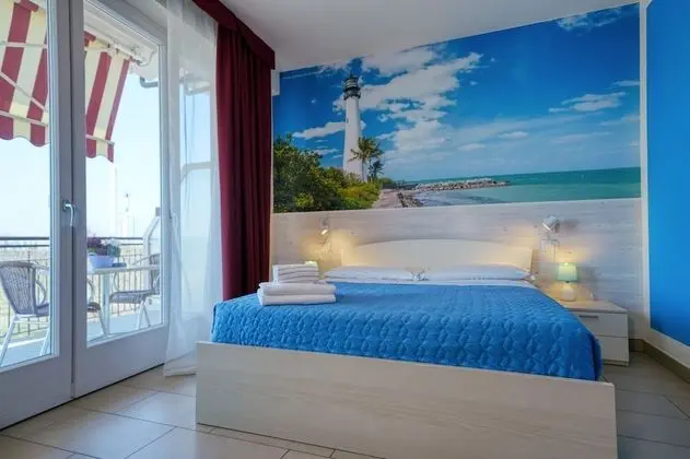 Tek Büyük Yataklı Oda, Balkon, Kısmi Göl Manzaralı