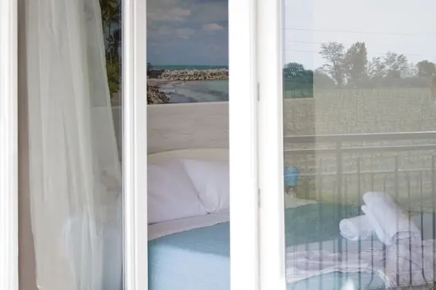 Tek Büyük Yataklı Oda, Balkon, Kısmi Göl Manzaralı