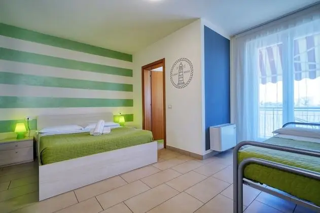Üç Kişilik Oda, Balkon, Kısmi Göl Manzaralı