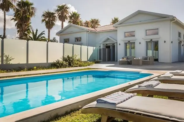 Deluxe Villa with Private Pool, Sea View (2)