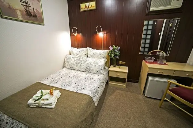 Tek Büyük Yataklı Oda, Penceresiz