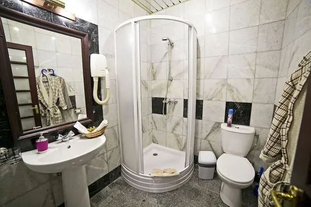 Tek Büyük Yataklı Oda, Penceresiz