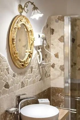 Business Tek Büyük veya İki Ayrı Yataklı Oda