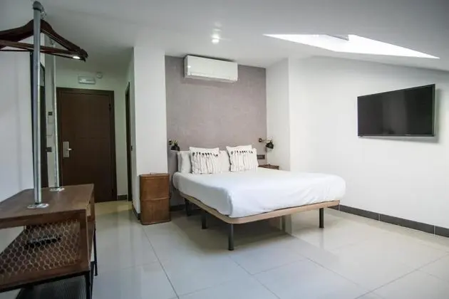 Standard Tek Büyük Yataklı Oda