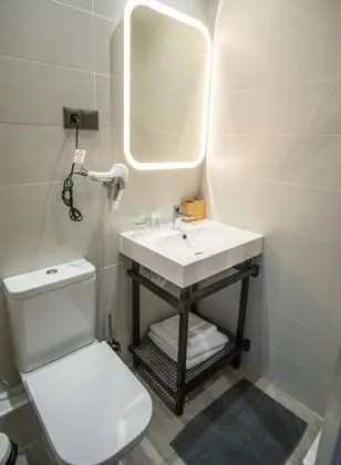 Standard Tek Büyük Yataklı Oda