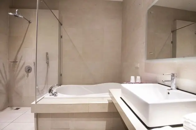 Business Dört Kişilik Oda