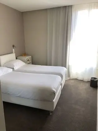 Superior Tek Büyük veya İki Ayrı Yataklı Oda