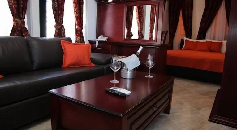 Deluxe Tek Büyük Yataklı Oda