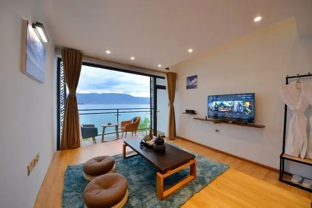 Deluxe Çatı Katı (Loft), Göl Manzaralı