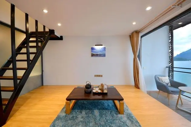 Deluxe Çatı Katı (Loft), Göl Manzaralı