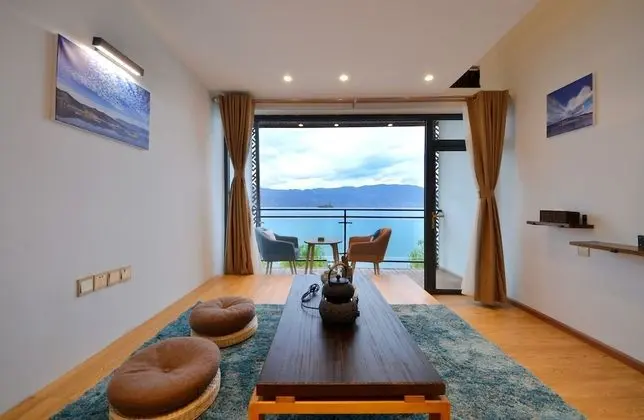 Deluxe Çatı Katı (Loft), Göl Manzaralı