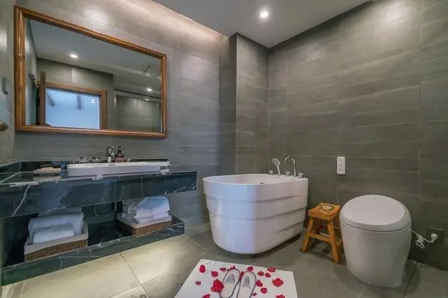 Deluxe Tek Büyük Yataklı Oda, Balkon