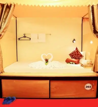 Like 8 Bed Mixed Dorm